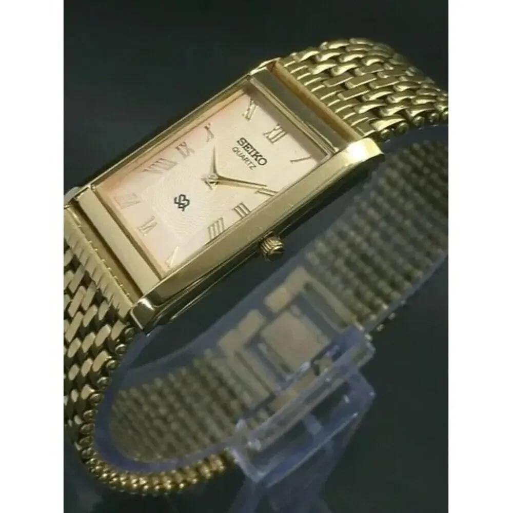 Vintage Style Seiko Quartz Mens Gold Watch & White accents W/ Metal Strap